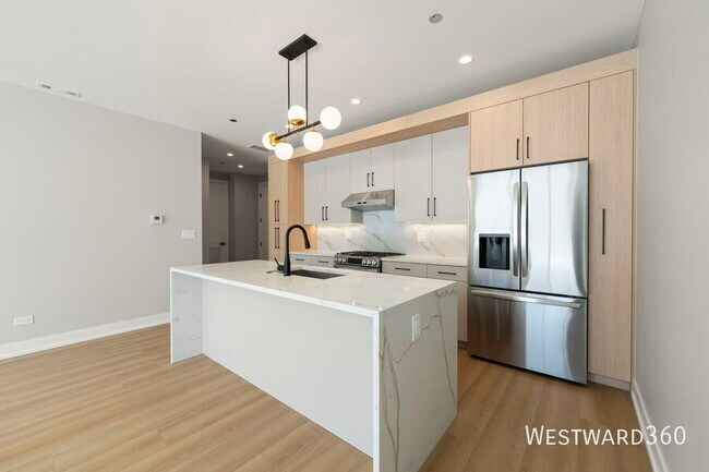 Primary Photo - 2354 W Polk St