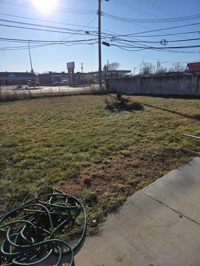 Building Photo - 27294 W Pleasant Ridge Dr