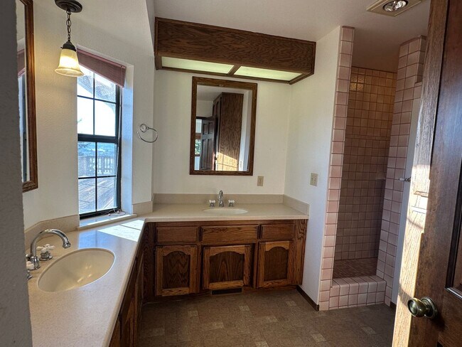 Building Photo - Bear Valley 3+4 with over 4 acres! MUST SEE!