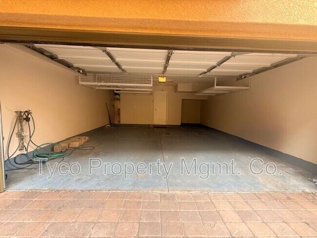 Building Photo - 1936 Caminito Alcala