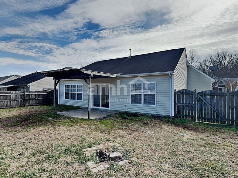 Building Photo - 127 Hampshire Dr