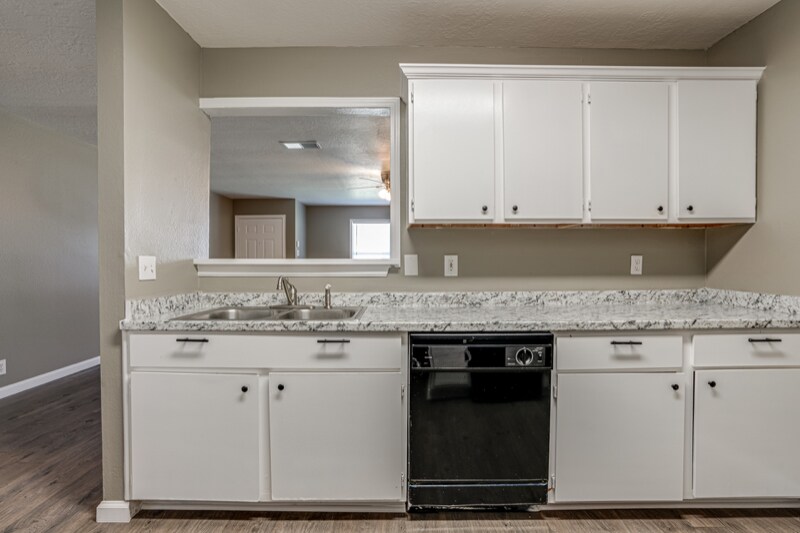 Building Photo - 9438 Celine Dr