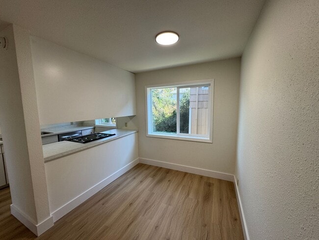 Building Photo - 1041/A/