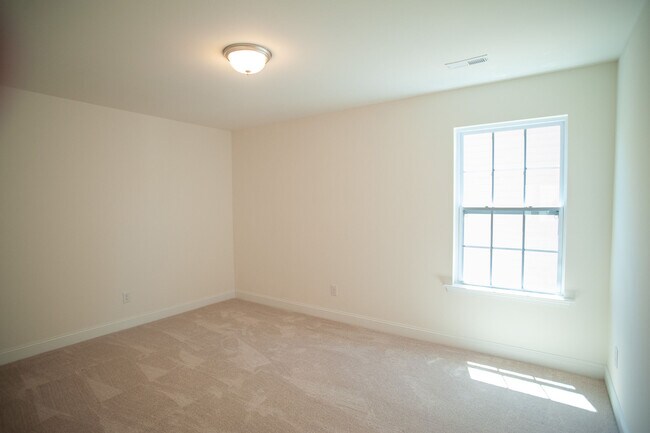 Building Photo - 131 Weldon Ln