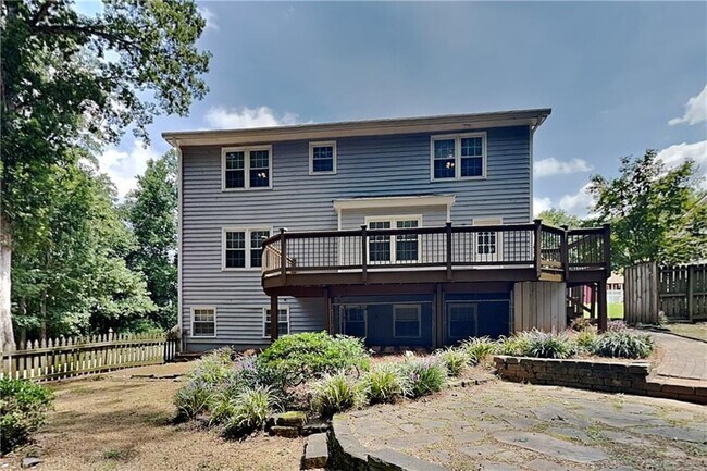 Building Photo - 2200 Hamstead Ct