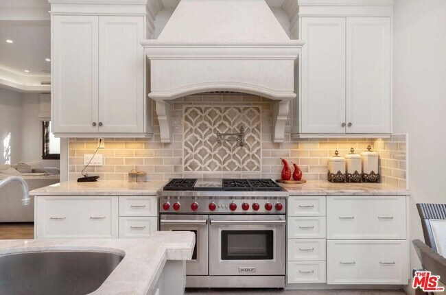 Building Photo - 329 Canon Dr