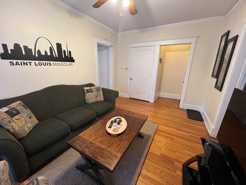 Building Photo - 5354 Murdoch Ave