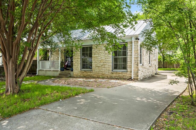 Primary Photo - 407 Zennia St