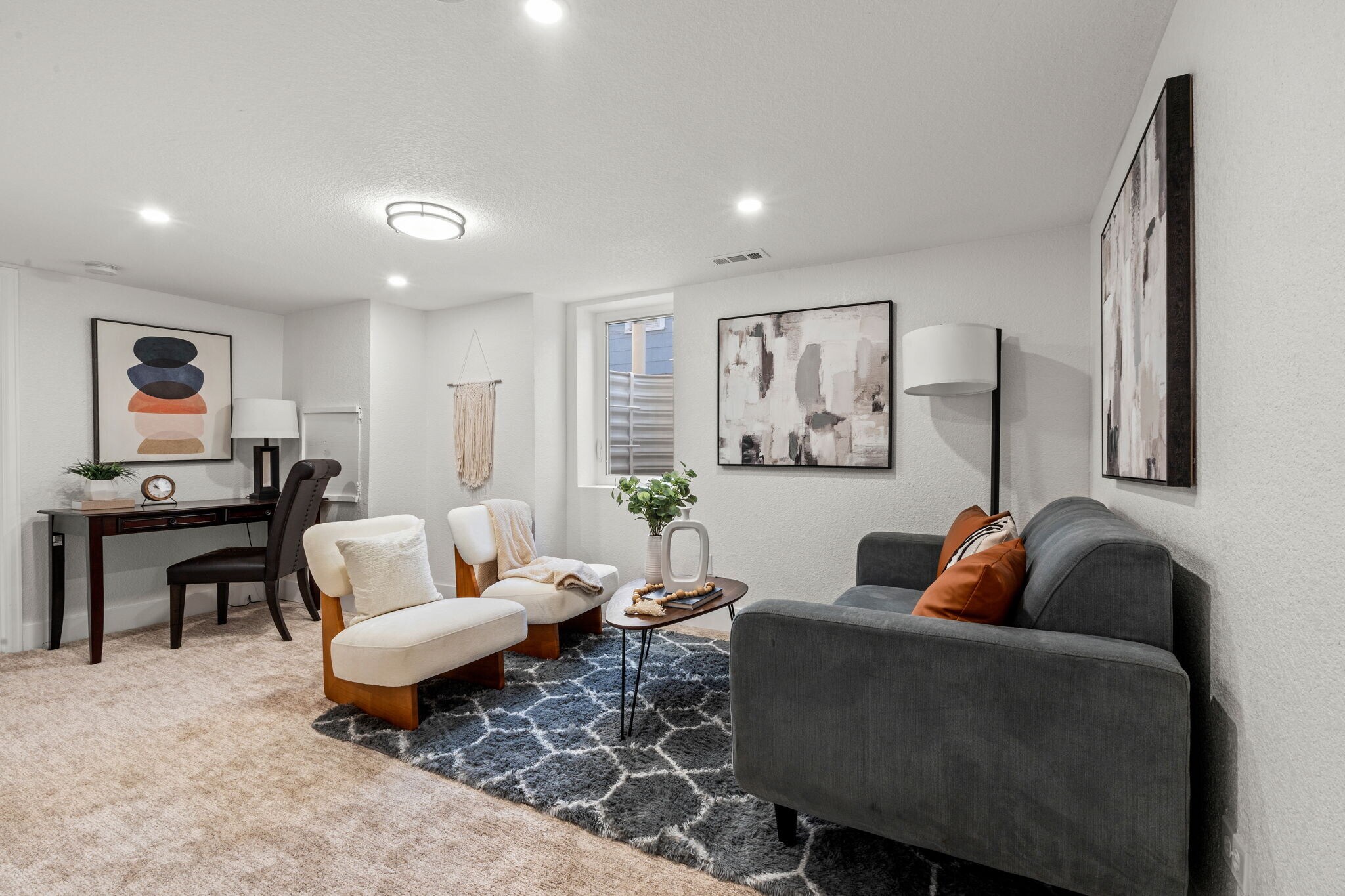 Building Photo - 1557 W Dakota Ave