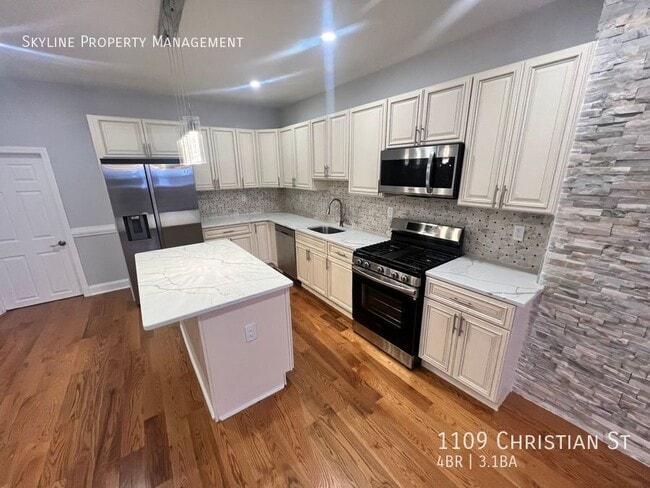 Building Photo - 1109 Christian St