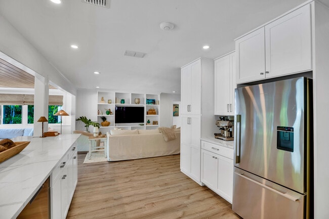 Building Photo - 1830 E Sandpiper Rd