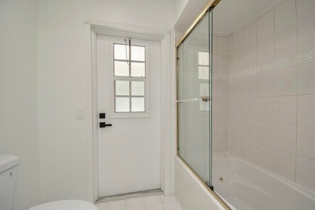 Building Photo - 6749 S Grande Dr