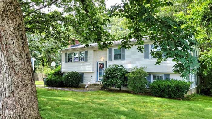 Primary Photo - 111 Oak Tree Ave