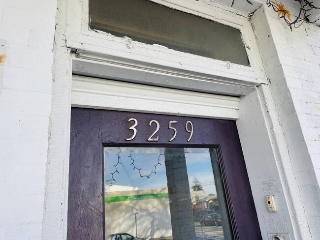Building Photo - 3259 S Wood St