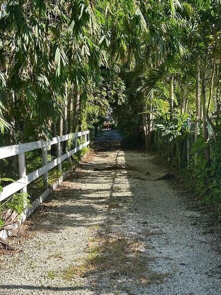 Building Photo - 1029 SW 22nd St