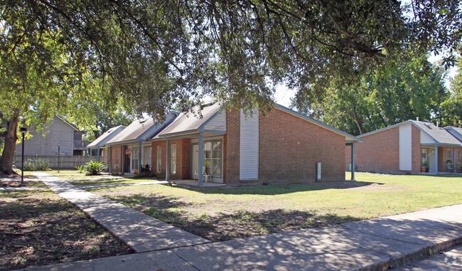 Primary Photo - Sharlo Terrace Apartments