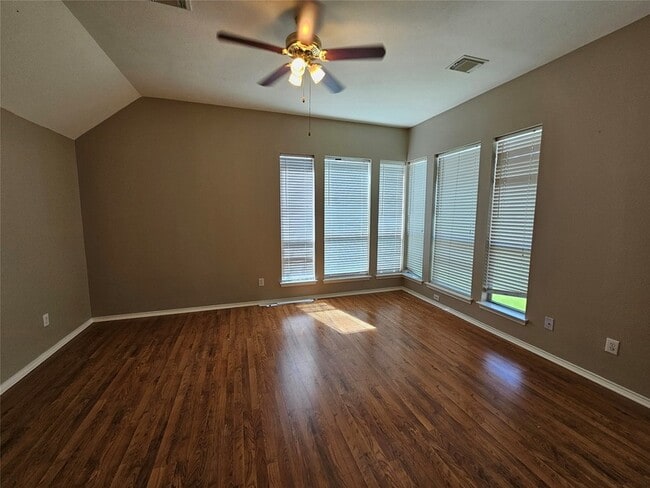Building Photo - 4434 Grove Park Dr