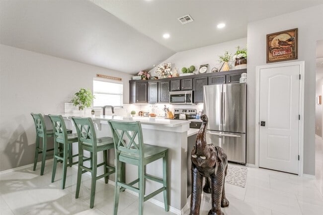 Primary Photo - Beautiful 3 Bedroom in Norman