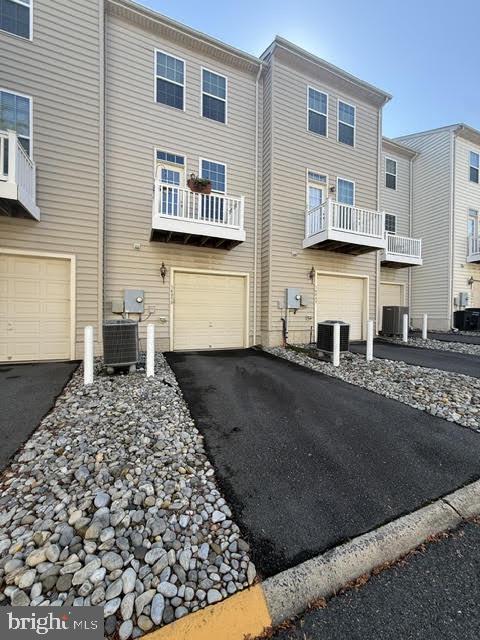 Building Photo - 14050 Cannondale Way