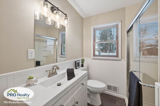 Building Photo - 3 Bedroom Home **50% off January or February's Rent with a January or February 2026 Move In**