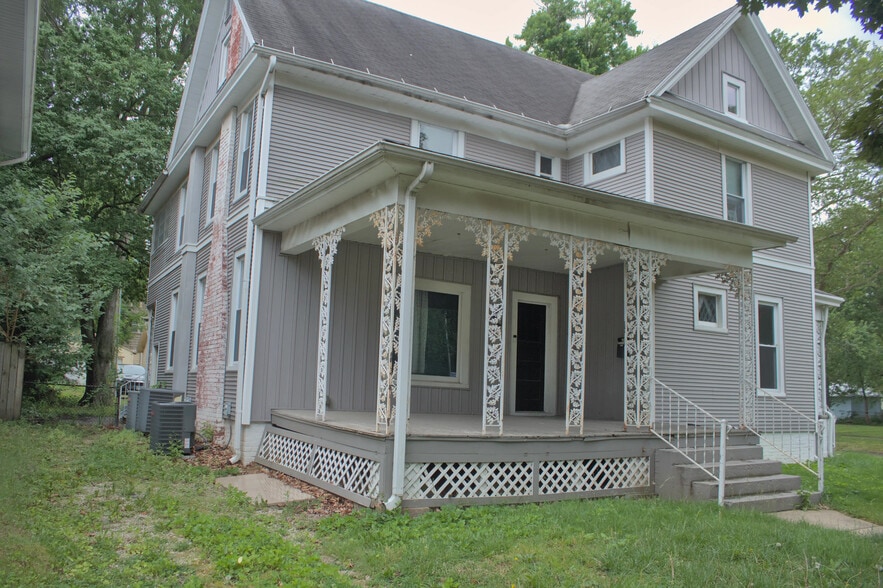 Building Photo - 311 W Columbia Ave