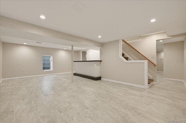 Building Photo - 18 Durham Rd