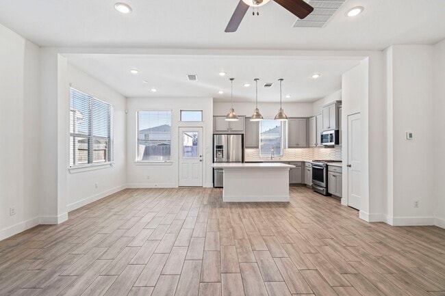 Building Photo - 7818 Starfish Arbor Dr