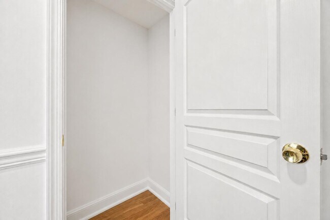 Building Photo - 70 Adams St