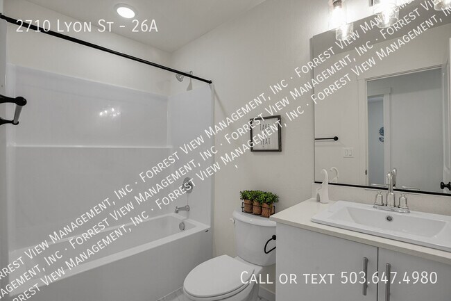 Building Photo - 2710 SE Lyon St