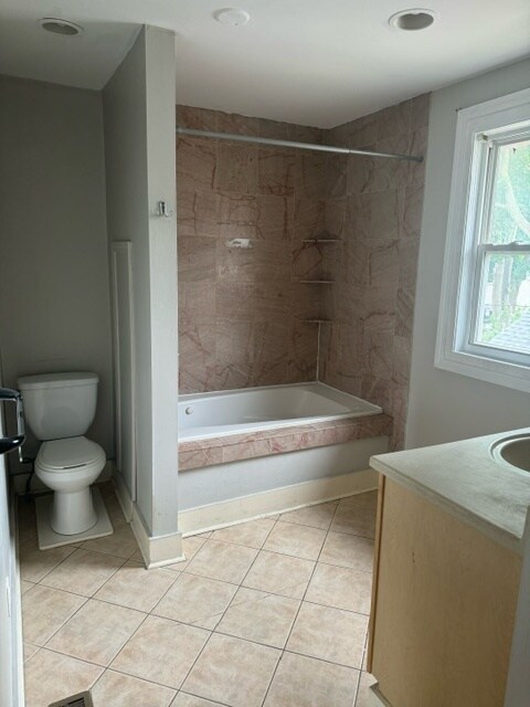 Building Photo - 98 Alexander St