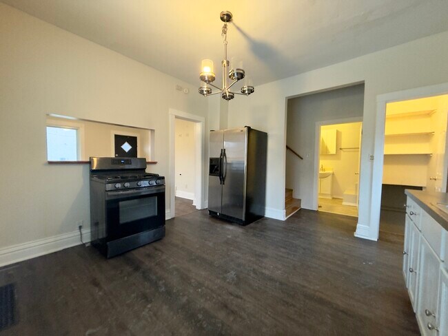 Building Photo - 1200 Ada St