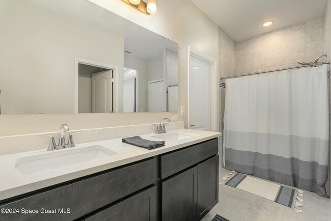 Building Photo - 4832 Shannock Ave