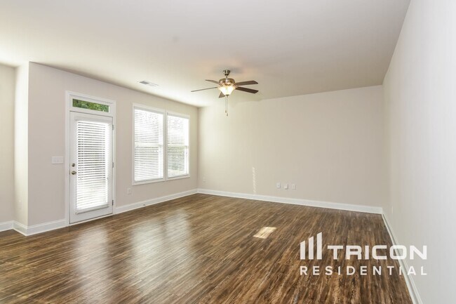 Primary Photo - 374 Ireland Ln