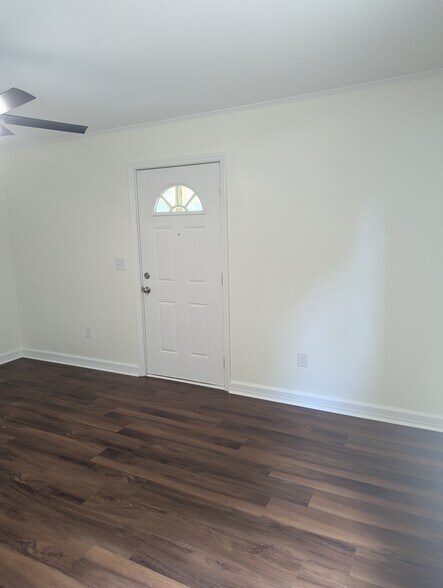 Bonus room/office space - 205 Jones Ave