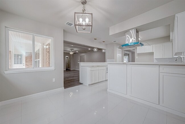 Building Photo - 5622 Valkeith Dr