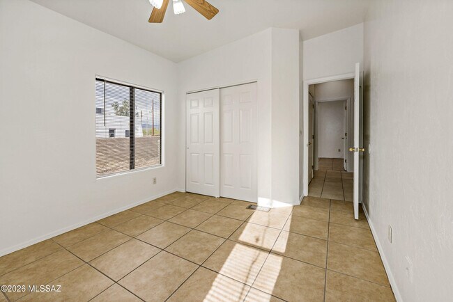 Building Photo - 1317 N Howard Blvd