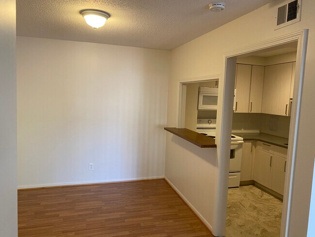 Building Photo - 3521 Walnut St