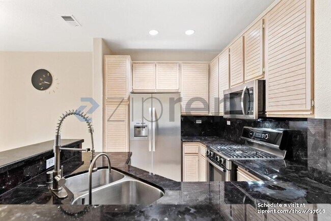 Building Photo - 445 Milan Dr