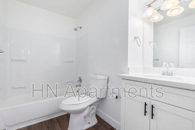 Building Photo - 4129 N 33rd Dr