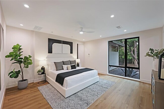 Building Photo - 5510 Harvest Oak Landing Dr