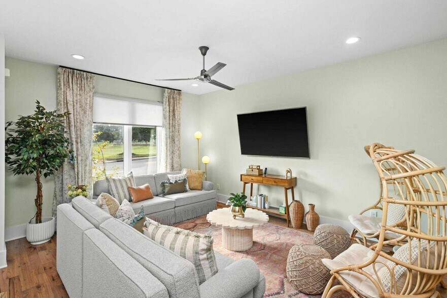 Building Photo - 1714 8th Ave S