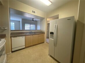 Building Photo - 8000 W Badura Ave