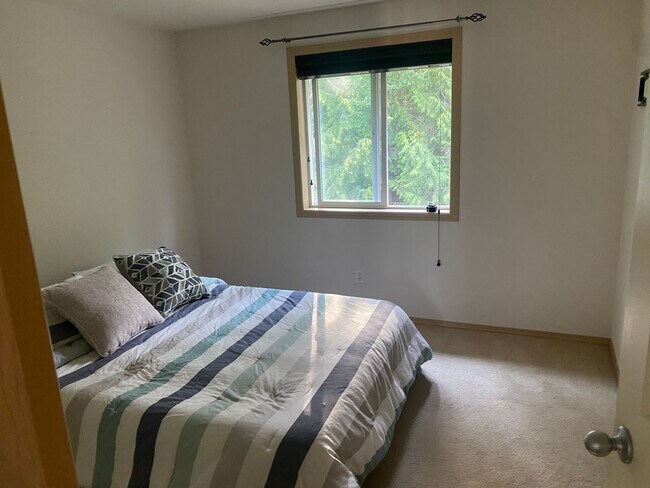Building Photo - Mount Vernon 3 Bedroom, 2.5 bath