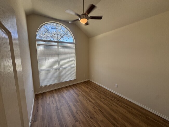 Building Photo - 7809 Loma Alta Trail