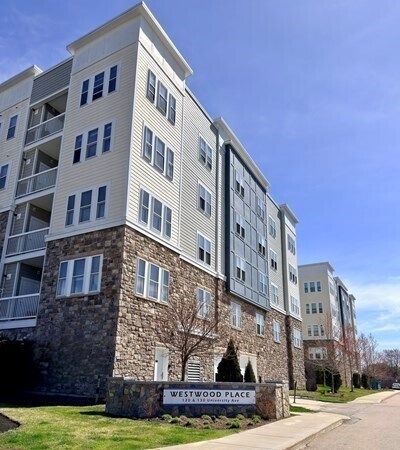 Building Photo - 130 University Ave