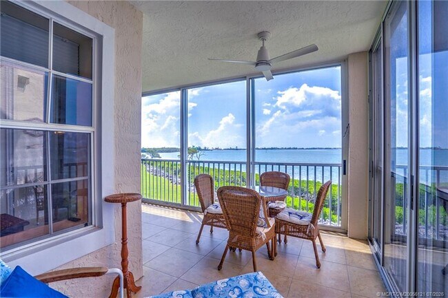 Building Photo - 5750 NE Island Cove Way