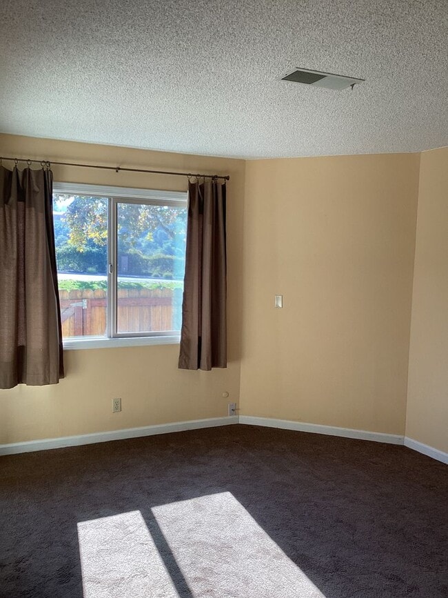 Building Photo - Large Two Story Condo In the Orcutt Bluffs with Easy Access to 135/Vandenberg SFB