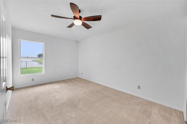 Building Photo - 1094 Grove Dr