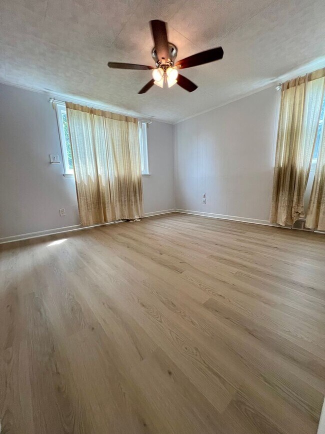 Building Photo - Stunning Single Family Home in King of Pru...