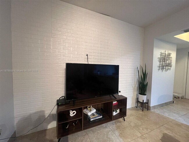 Building Photo - 7280 SW 90th St